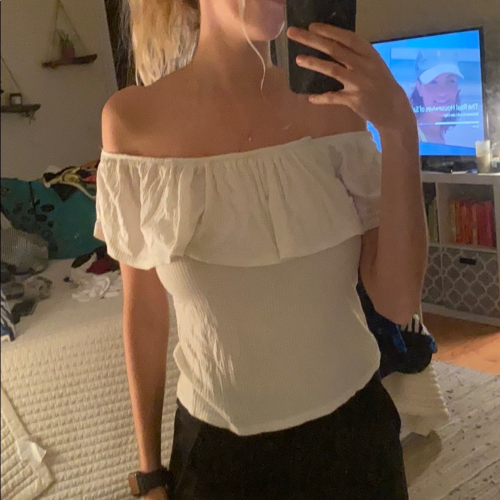 White off the shoulder crop top